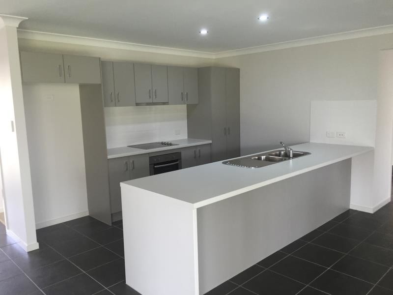 7 Hedgerose Way, Parkhurst QLD 4702